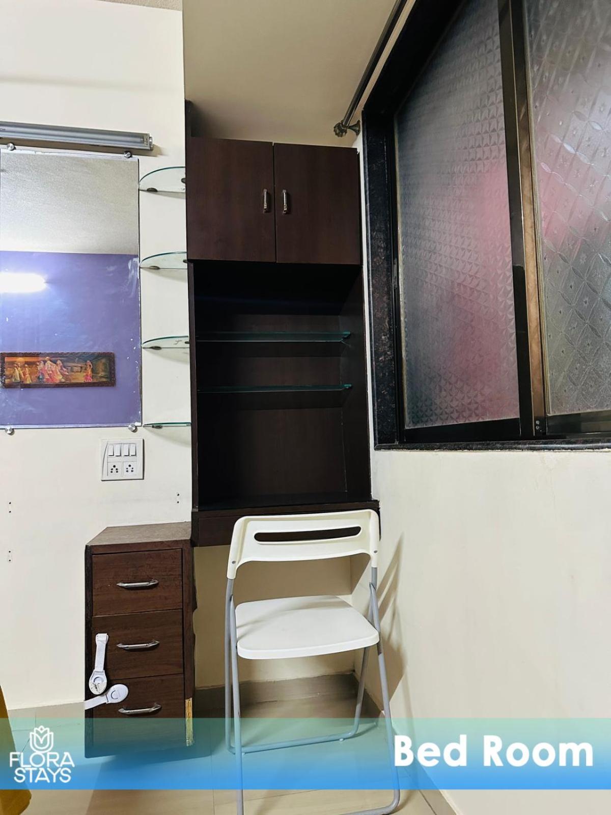 1br Service Nr Lnt Powai Apartament